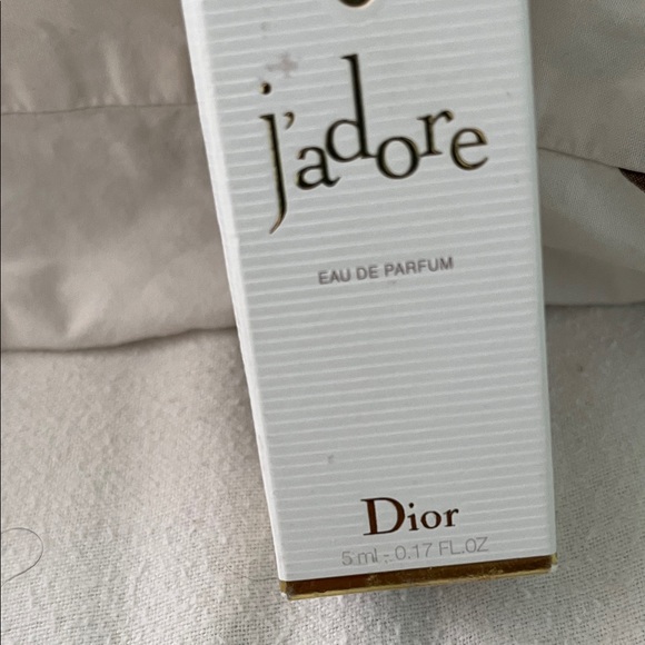 Dior J'adore Eau de Parfum 5ml - White and Gold - Picture 1 of 1